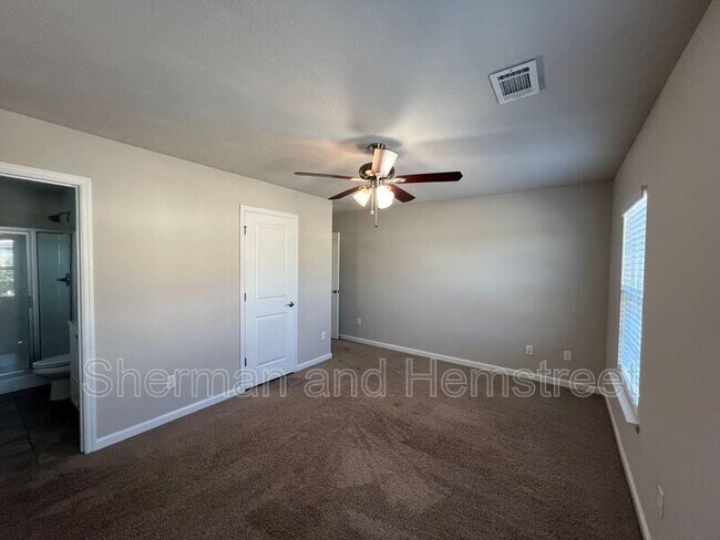 Building Photo - 614 Dobhill Ln