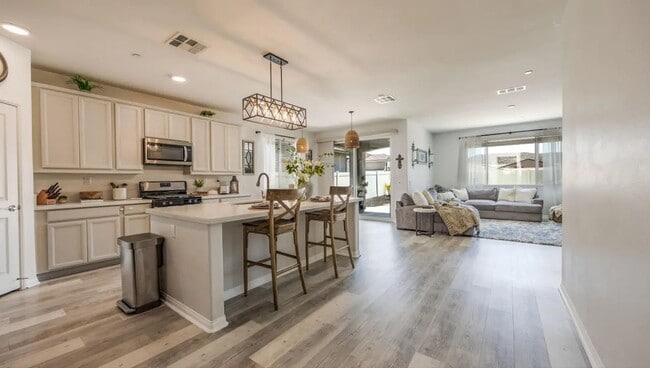 Building Photo - Beautiful Single-Story Home in the Prestig...