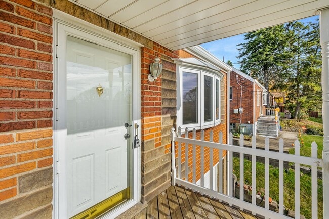 Building Photo - Newly updated 3Bed/1.5bath in West Mifflin