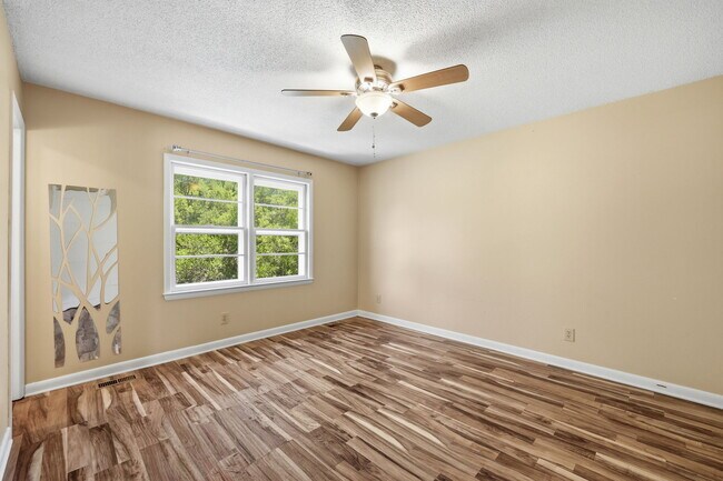 Building Photo - 5914 Ormskirk Dr