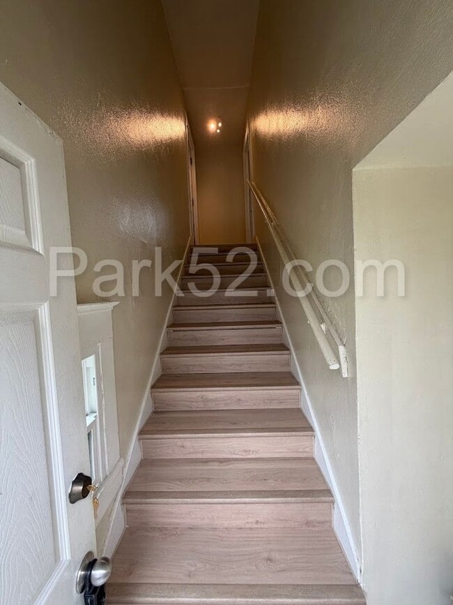 Building Photo - 1711 S 9th St