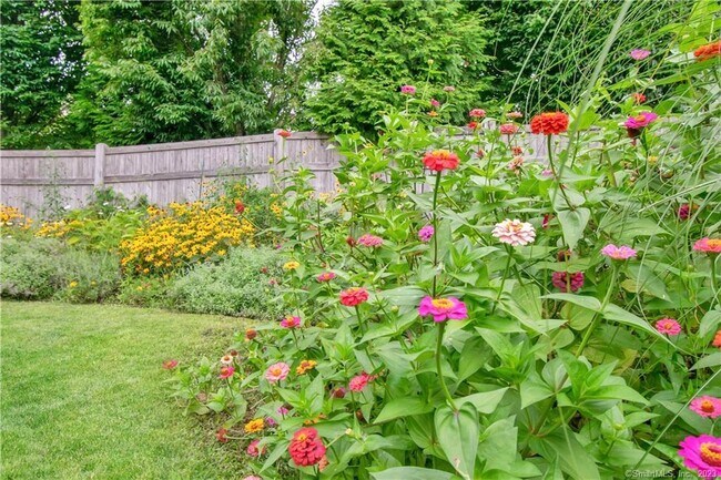 Building Photo - 469 S Benson Rd