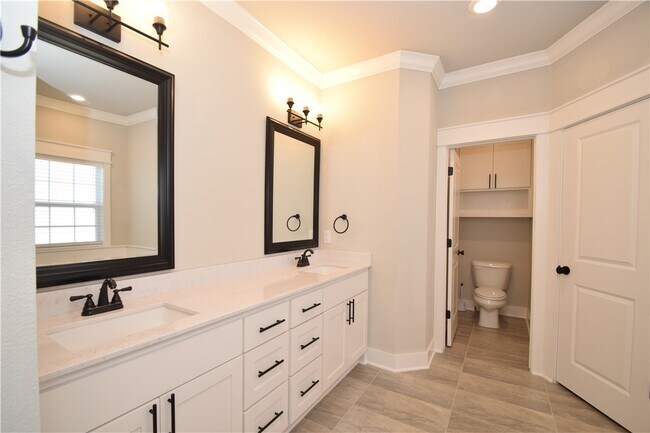 Building Photo - 42 Tummell Dr