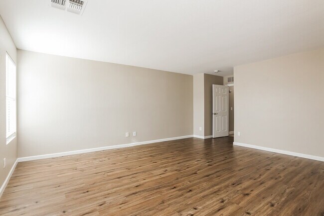 Building Photo - 11545 W Scotts Dr