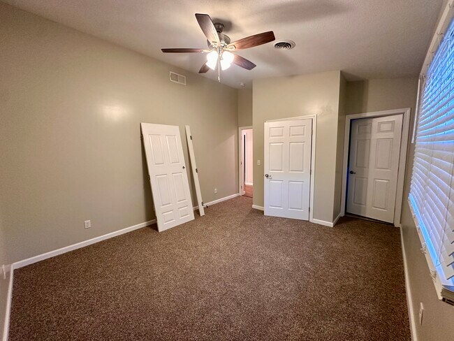Building Photo - 127a Schroyers Ln