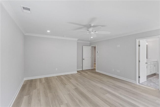 Building Photo - 536 Cresentry Brook