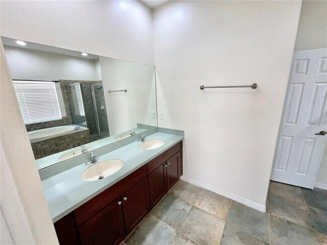 Building Photo - 1839 Mira Lago Cir
