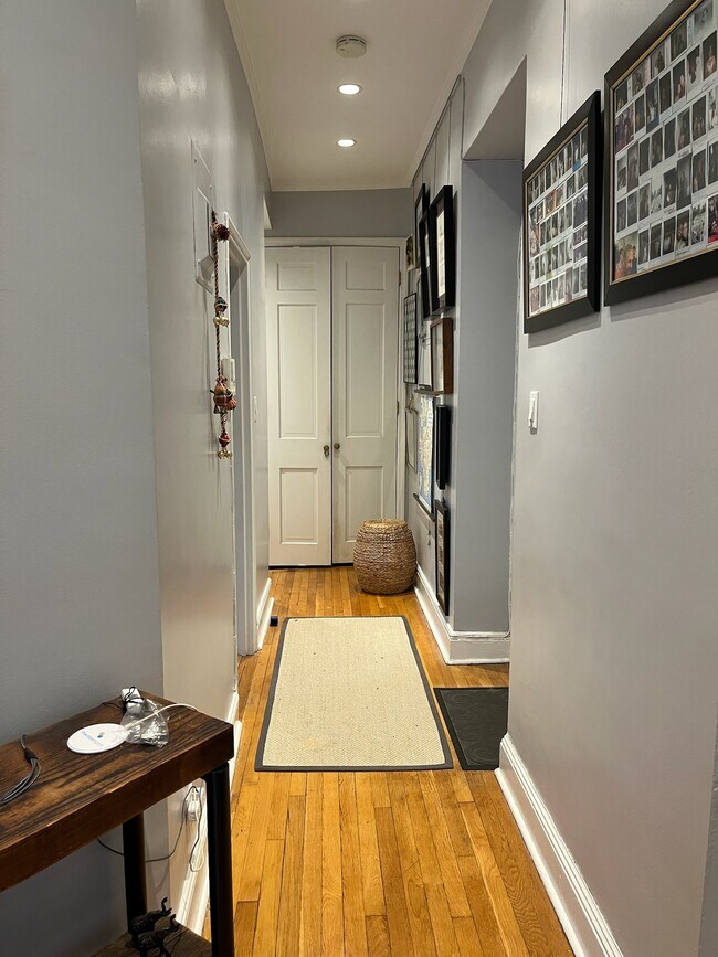 Building Photo - 102 W 75th St