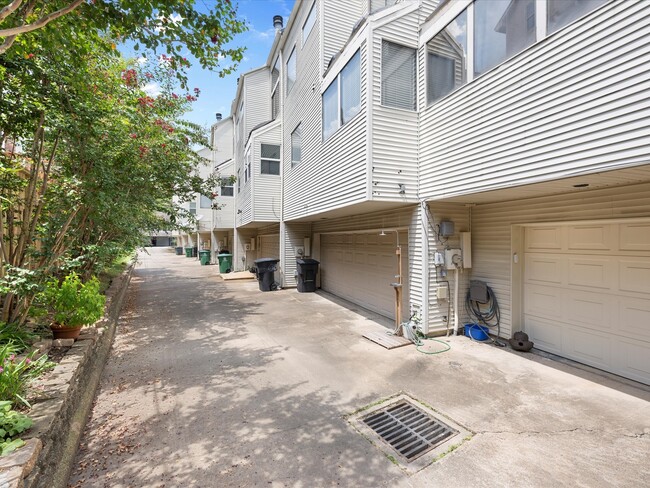 Building Photo - 6311 Westcott St