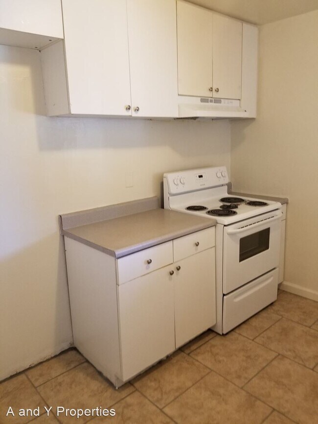 Building Photo - 2032 W Linden St