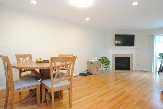 Building Photo - 109 Overlook Cir