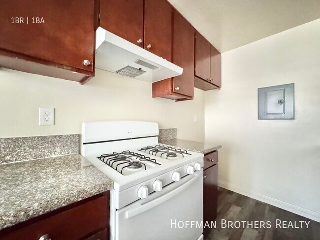 Building Photo - 20339 Saticoy St