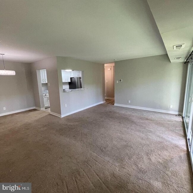 Building Photo - 324 Drummers Ln