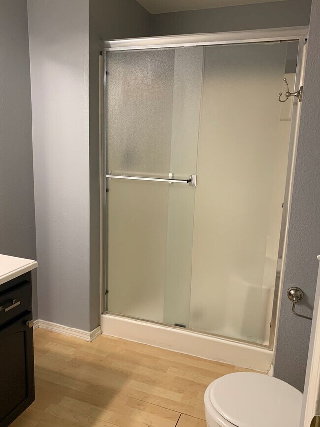 Building Photo - Charming 3 bed 2 bath home in a quiet Boise Neighborhood just off Glenwood and Hill Rd.
