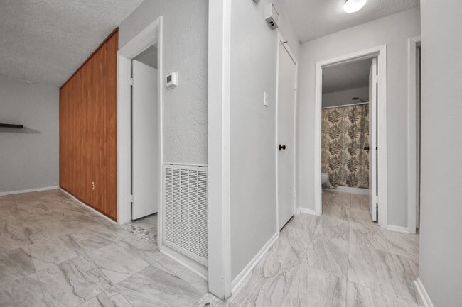 Building Photo - 4830 Ridgestone St