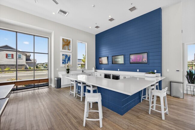 Building Photo - 5685 Sailrock St