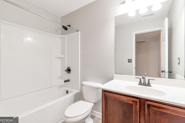 Building Photo - 214 Farm Manor Ct
