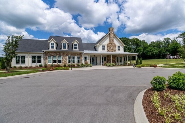 Building Photo - Spotless rental home in the highly sought-after McDaniels neighborhood in College Grove