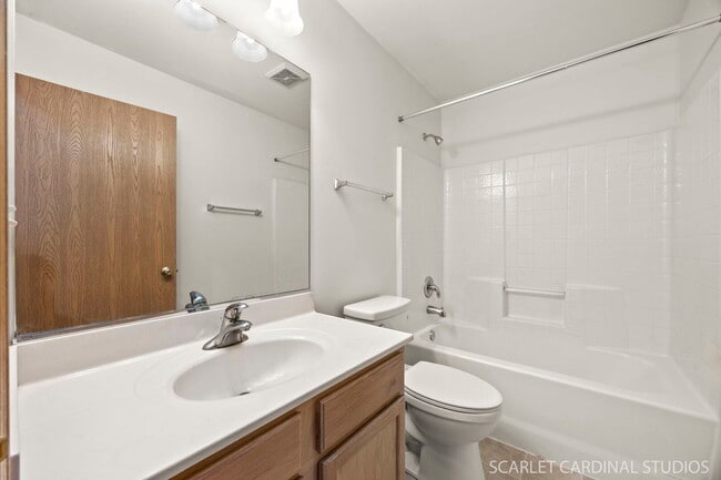 Building Photo - 478 Vaughn Cir