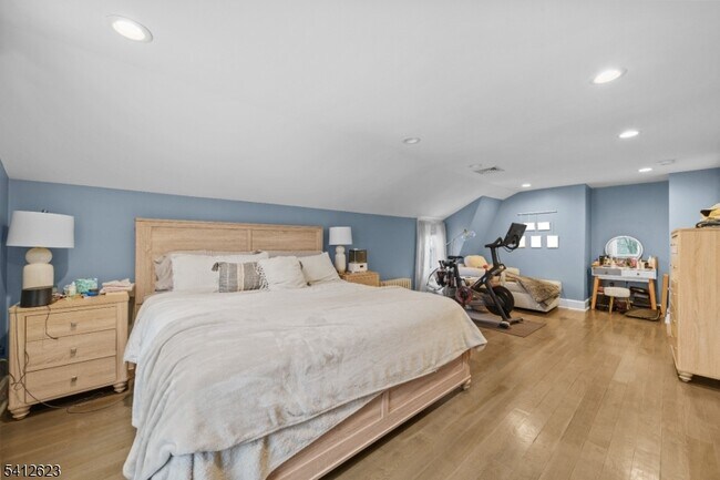 Building Photo - 92 Myrtle Ave