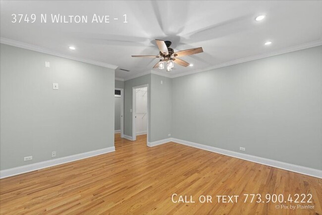 Building Photo - Wrigleyville 2 bed 2 bath with private ent...