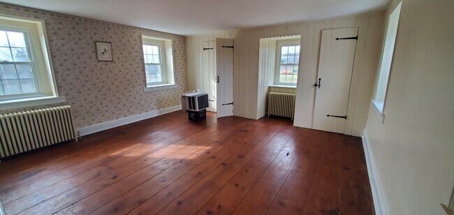 Building Photo - 159 Limerick Center Rd