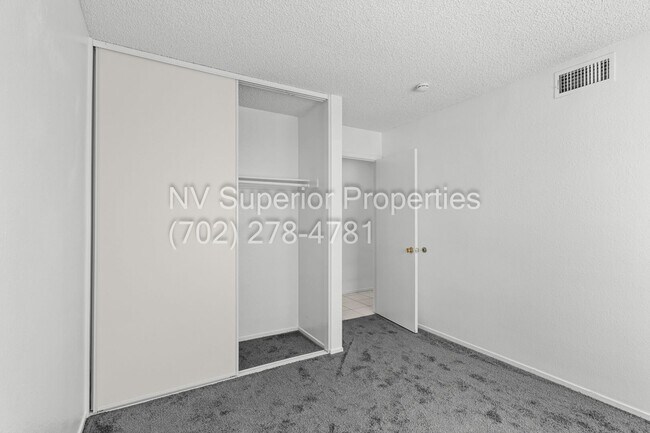 Building Photo - SW!! Spring Valley!! Single Story!!! Covered Patio!!! Fire Place!! Pet Friendly!!! Community Park...