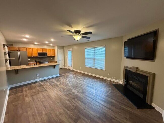 Building Photo - 2121 Ballingarry Dr