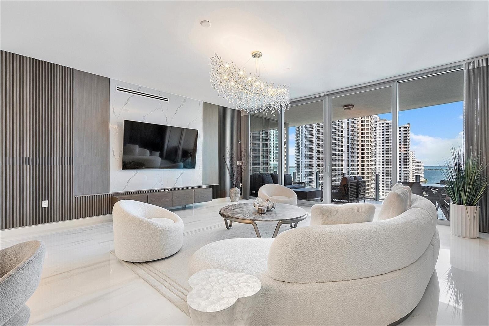 Building Photo - 300 Biscayne Boulevard Way