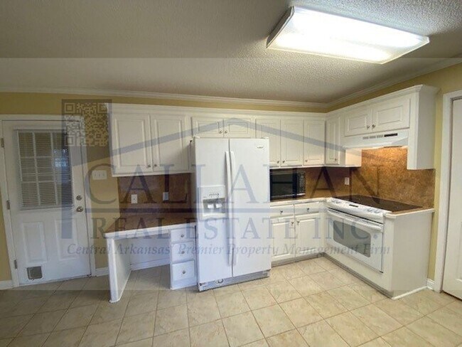 Building Photo - Cabot 3 bedroom with extra garage