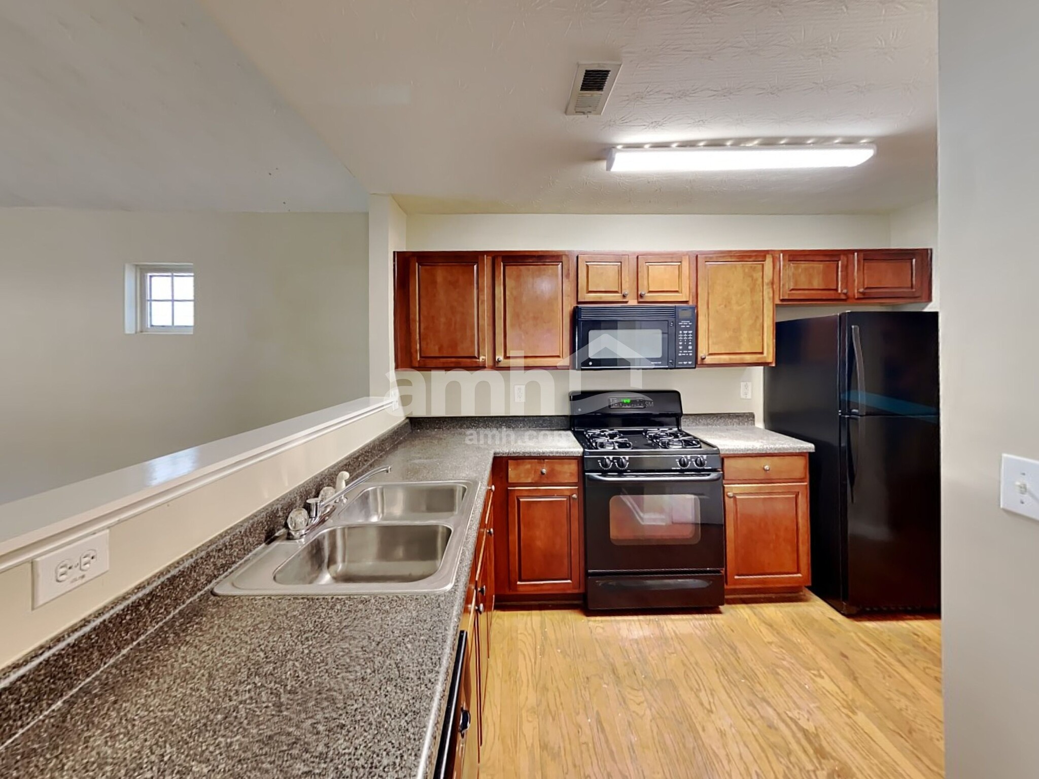 Building Photo - 204 Arrowhead Dr