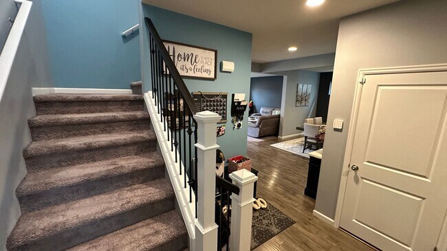 Building Photo - Gorgeous Corner lot 4 bed home! Happy Vall...