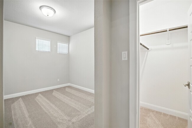 Building Photo - 4338 Victoria Pine Dr