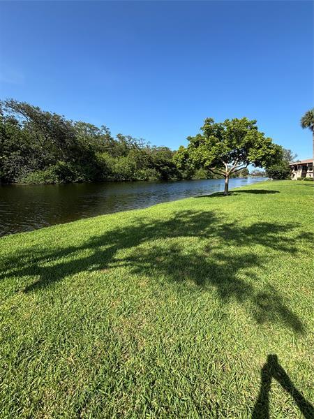 Building Photo - 2660 Carambola Cir N