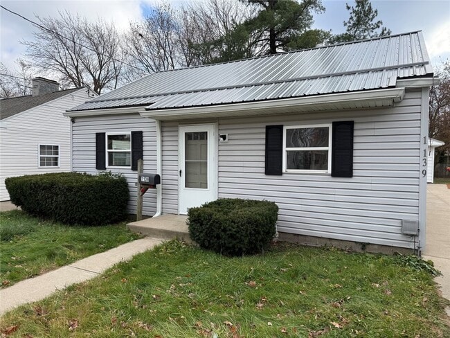 Building Photo - 1139 W 36th St