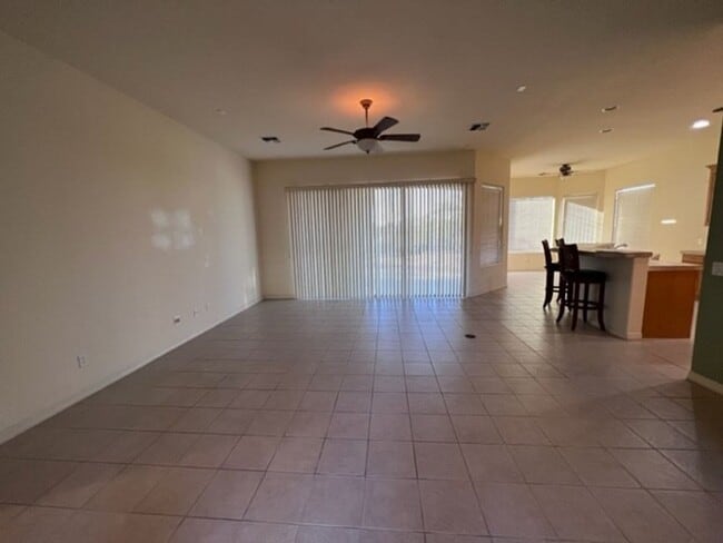 Building Photo - 3 Bed 2 Bath Golf Gated Community Pet Friendly,Boat Garage. Bullhead Parkway