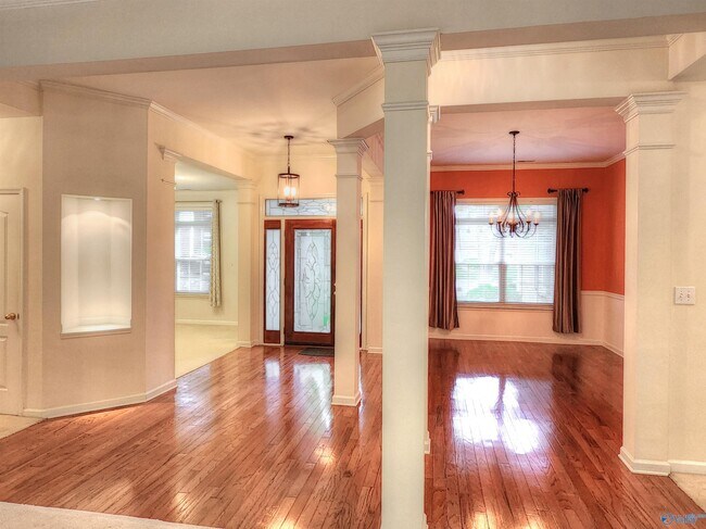 Building Photo - 93 Fernbrook Ct