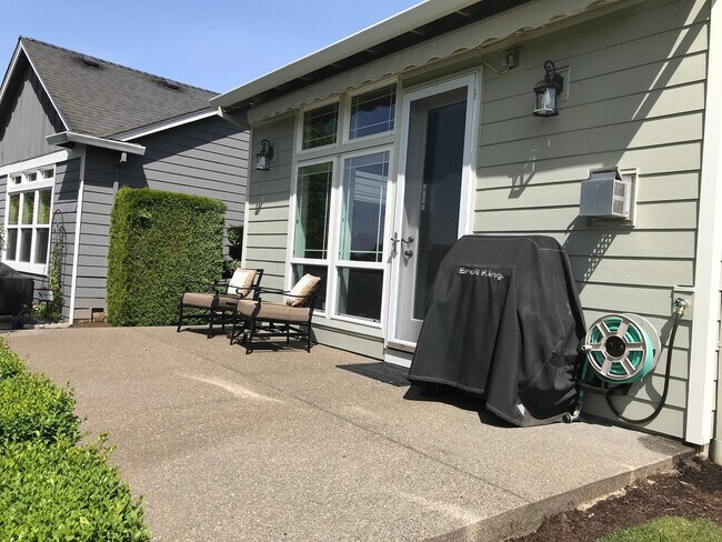 Building Photo - 788 Tukwila Dr