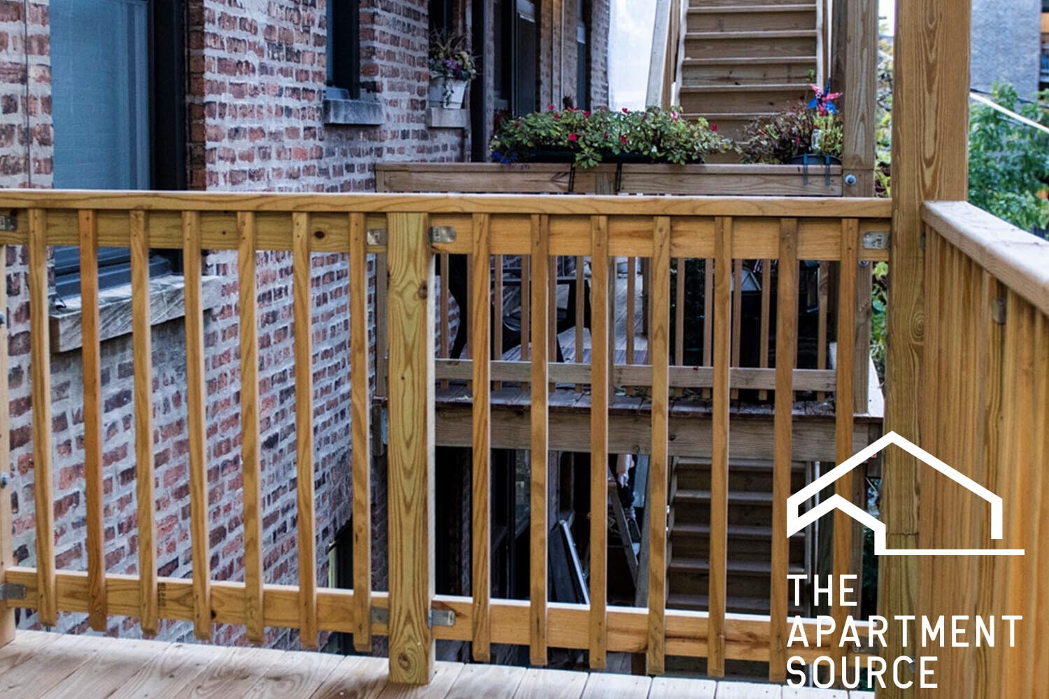 Building Photo - 726 W Roscoe St