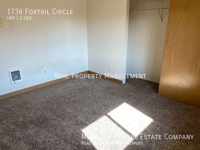 Building Photo - Woodland 4 Bed 2.5 Bath Home with Two Car ...