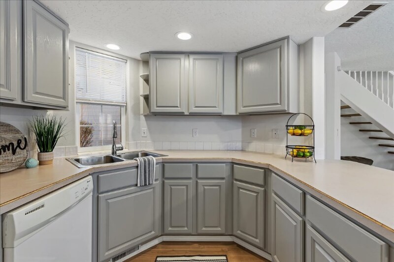 Building Photo - 7826 W Holt Ct