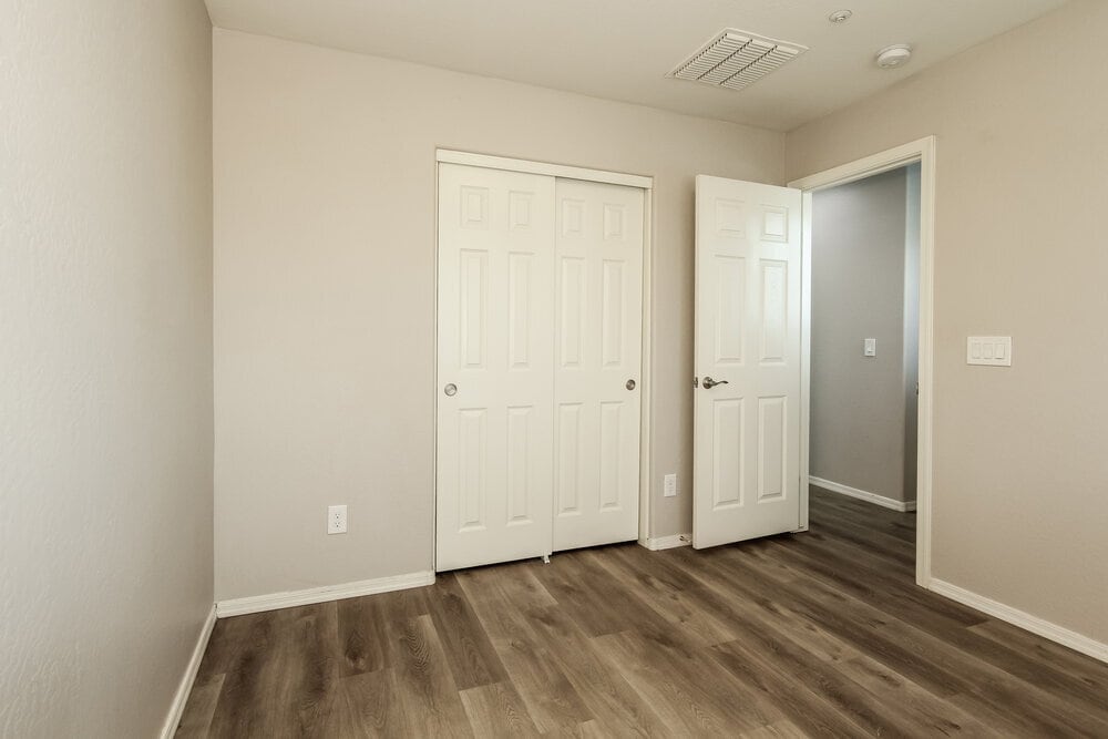 Building Photo - 8889 W Cameron Dr