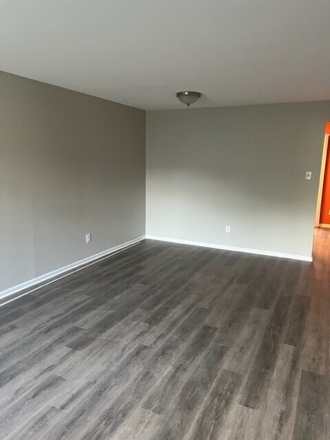 Building Photo - 568 Thrush Ct
