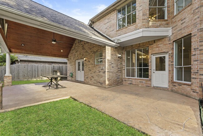 Building Photo - 14810 Cantwell Bend