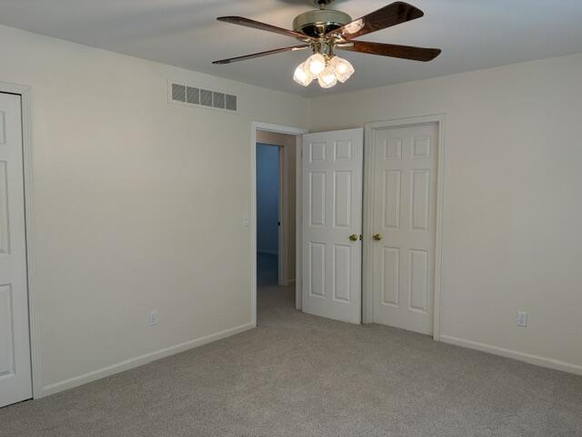 Building Photo - 328 N Pointe Dr