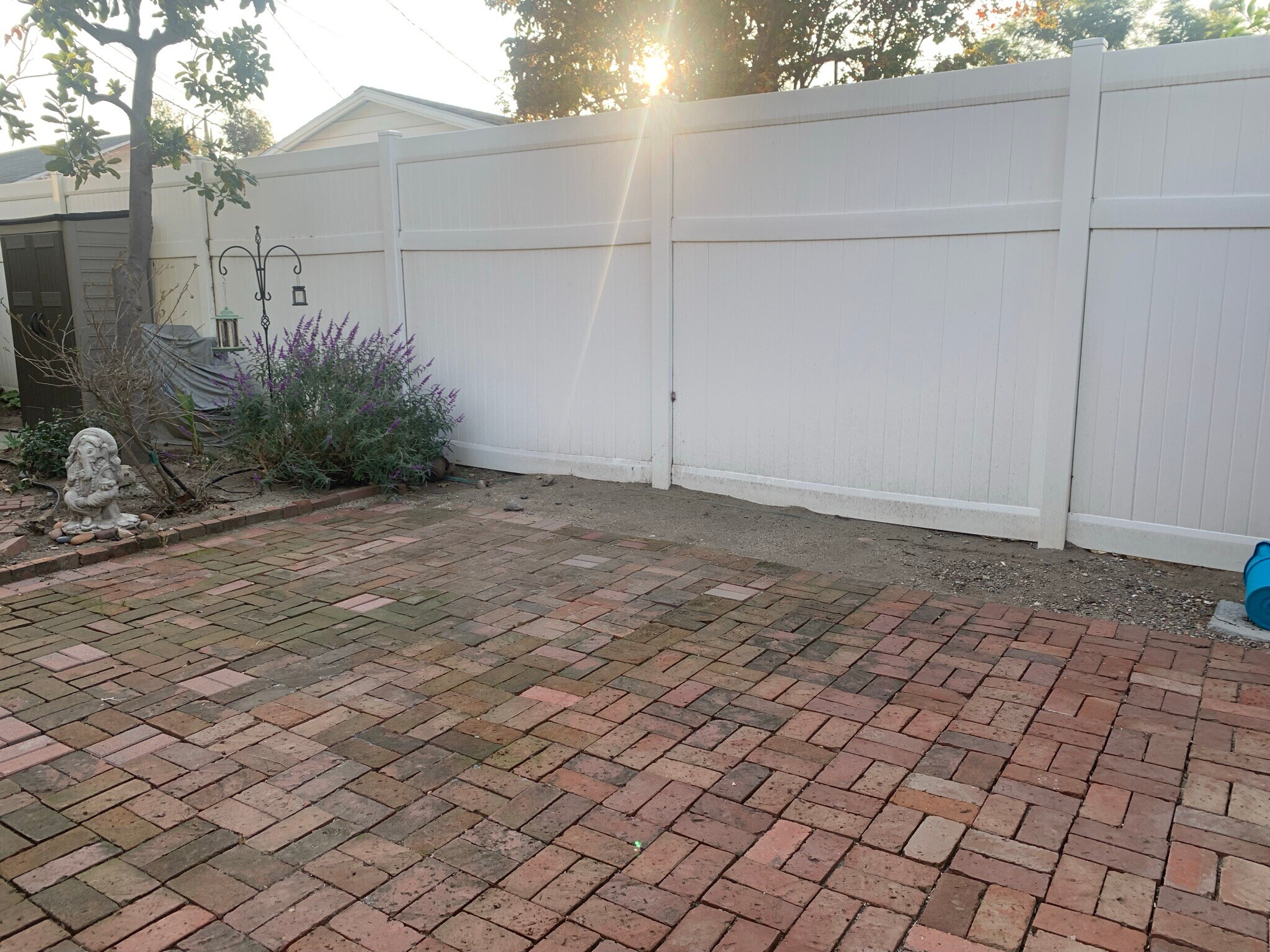 Building Photo - 5649 Stansbury Ave