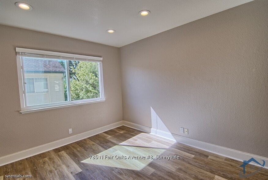 Building Photo - 785 N Fair Oaks Ave