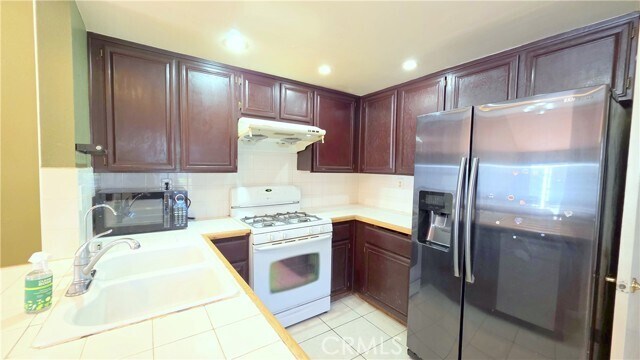 Building Photo - 2007 Silver Hawk Dr