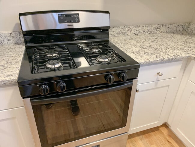 Building Photo - 1921 Grove Ave