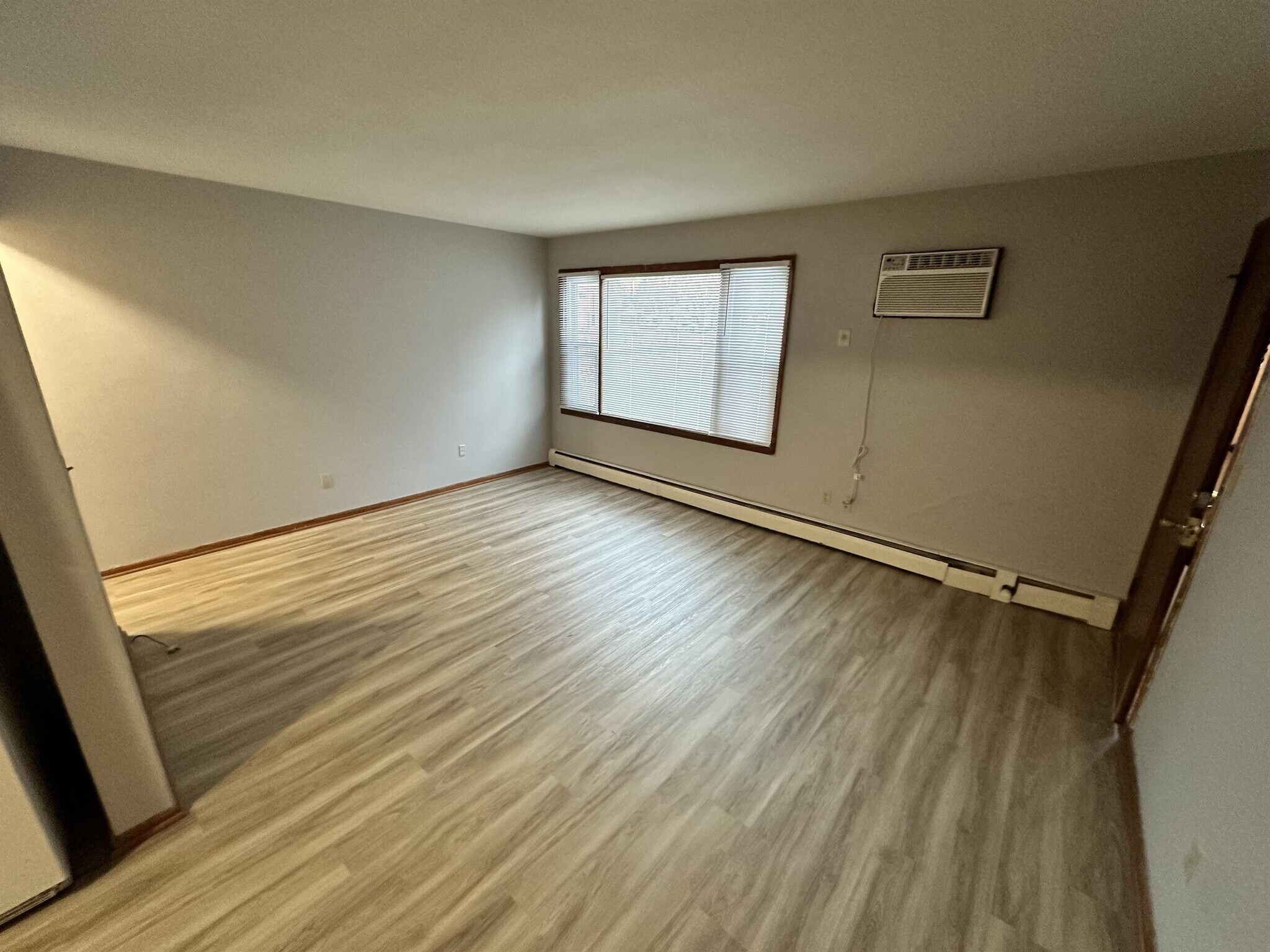 Building Photo - 236 Walworth St